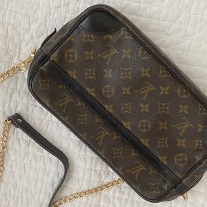 AUTHENTIC LOUIS VITTON PURSE